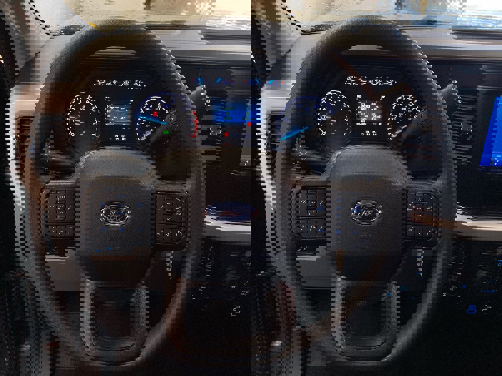 New 2025 Ford F350 XLT w/ FX4 Off-Road Package image 13