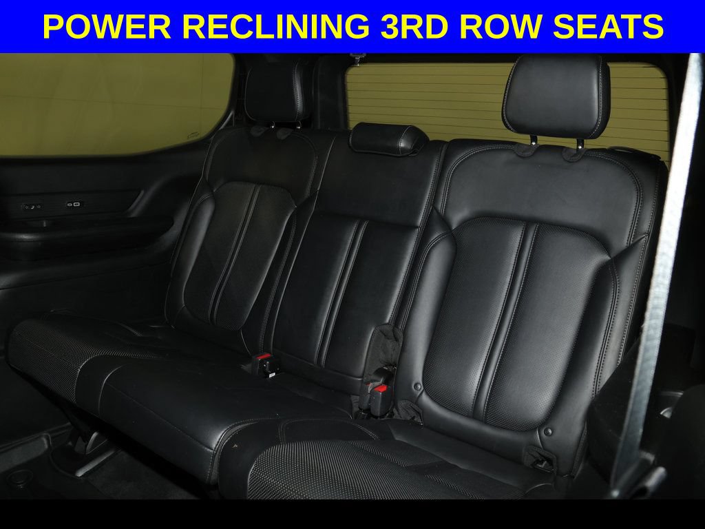 Used 2022 Jeep Wagoneer Series III w/ Premium Group I AWD/4WD image 12