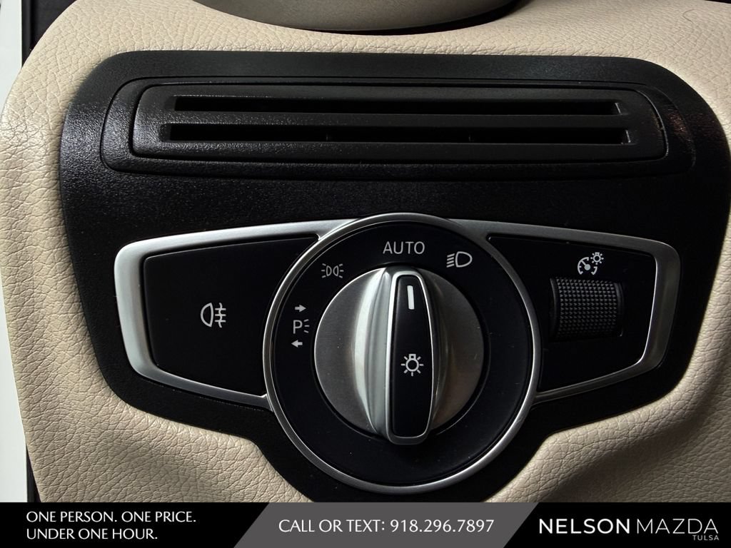 Used 2022 Mercedes-Benz GLC 300 4MATIC image 25