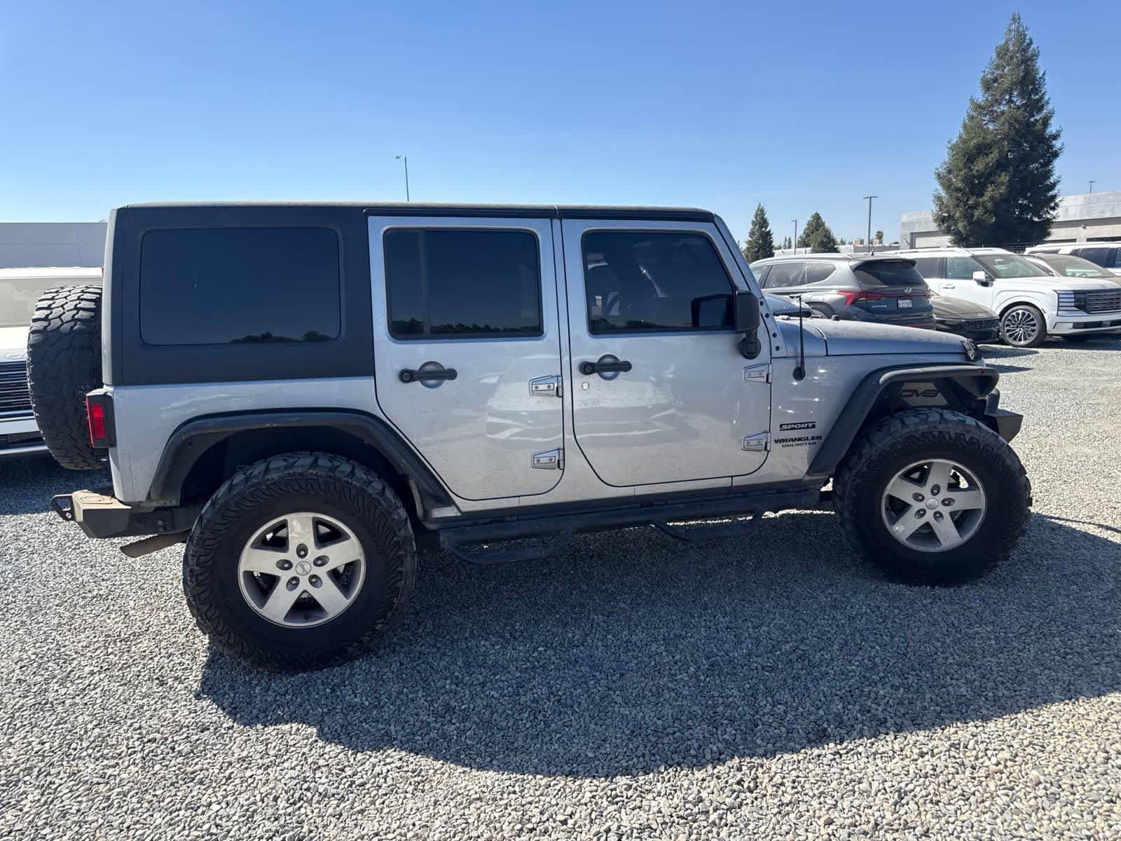 Used 2017 Jeep Wrangler Unlimited Sport w/ Quick Order Package 24S AWD/4WD image 4