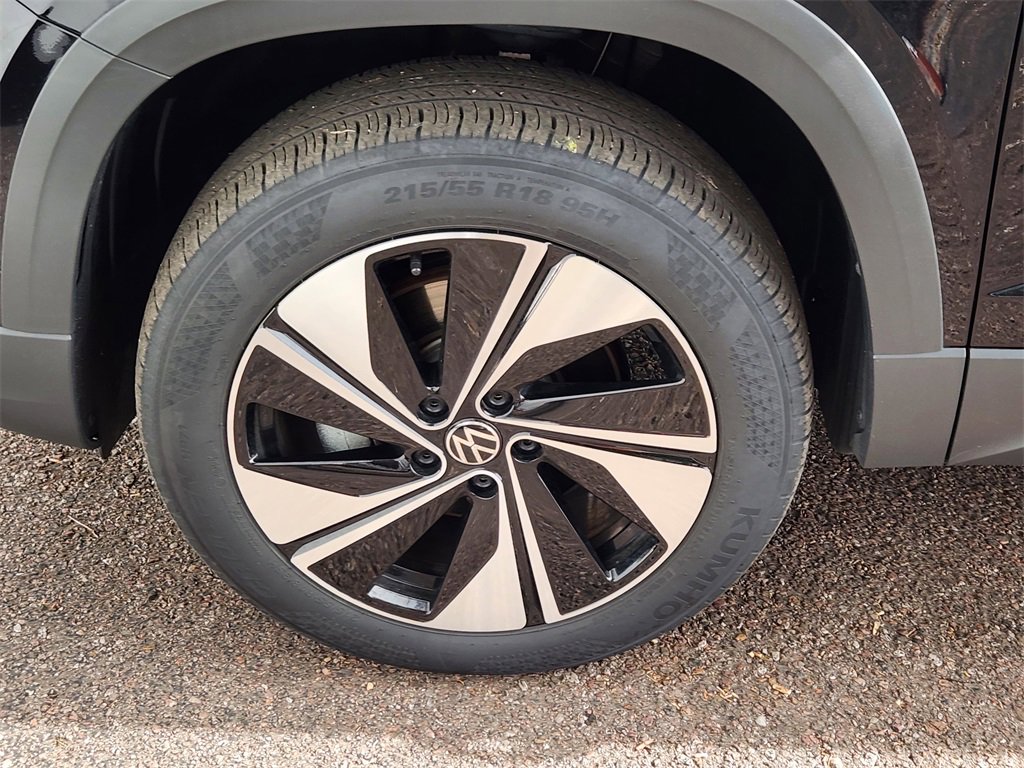 New 2024 Volkswagen Taos SE image 31