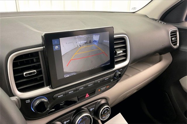 Used 2024 Hyundai Venue SEL image 28
