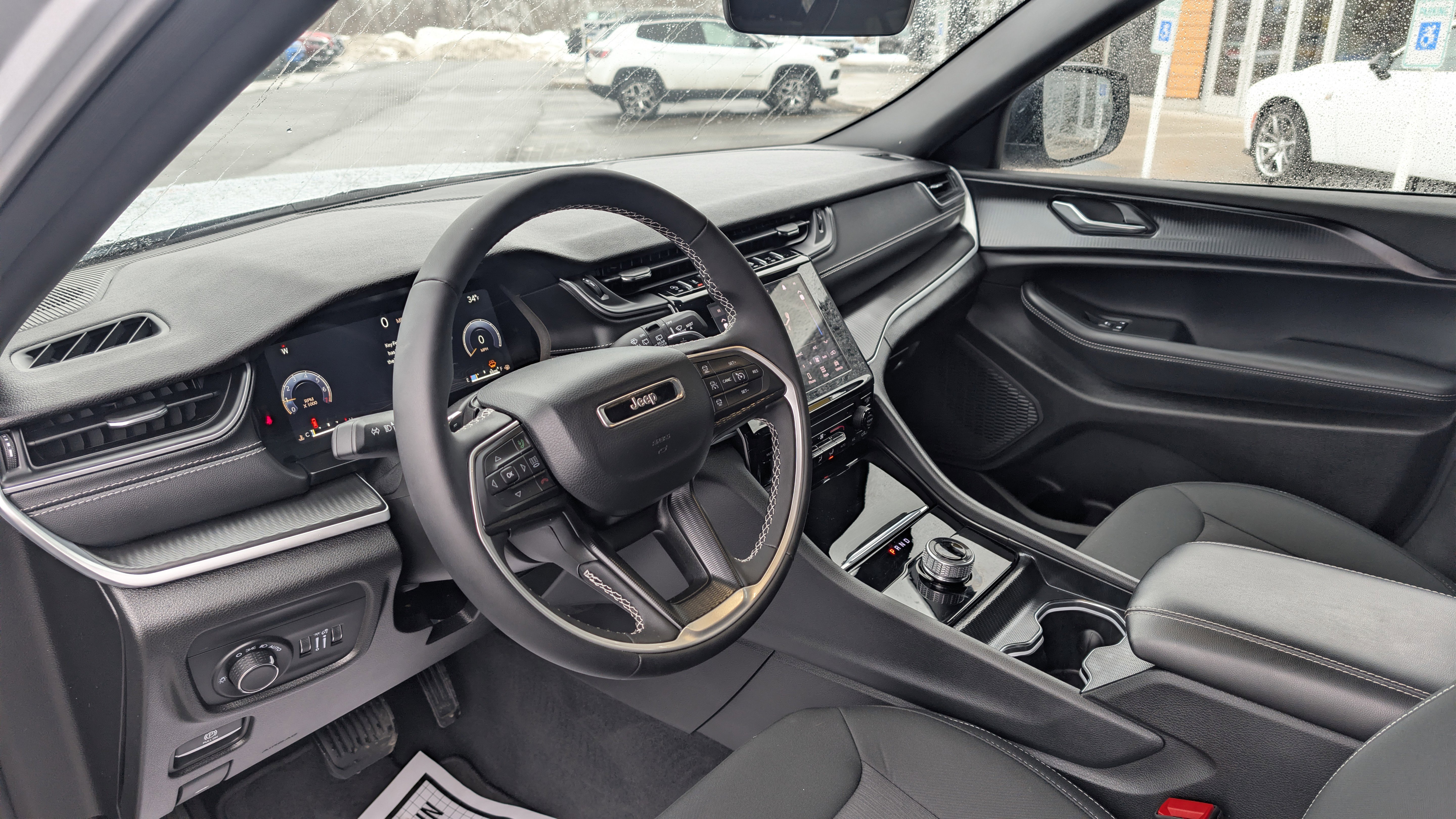 New 2025 Jeep Grand Cherokee Laredo image 16