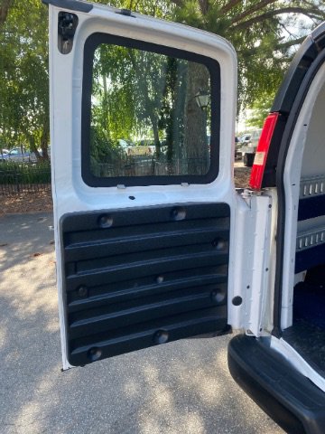 Used 2018 Chevrolet Express 2500 image 15