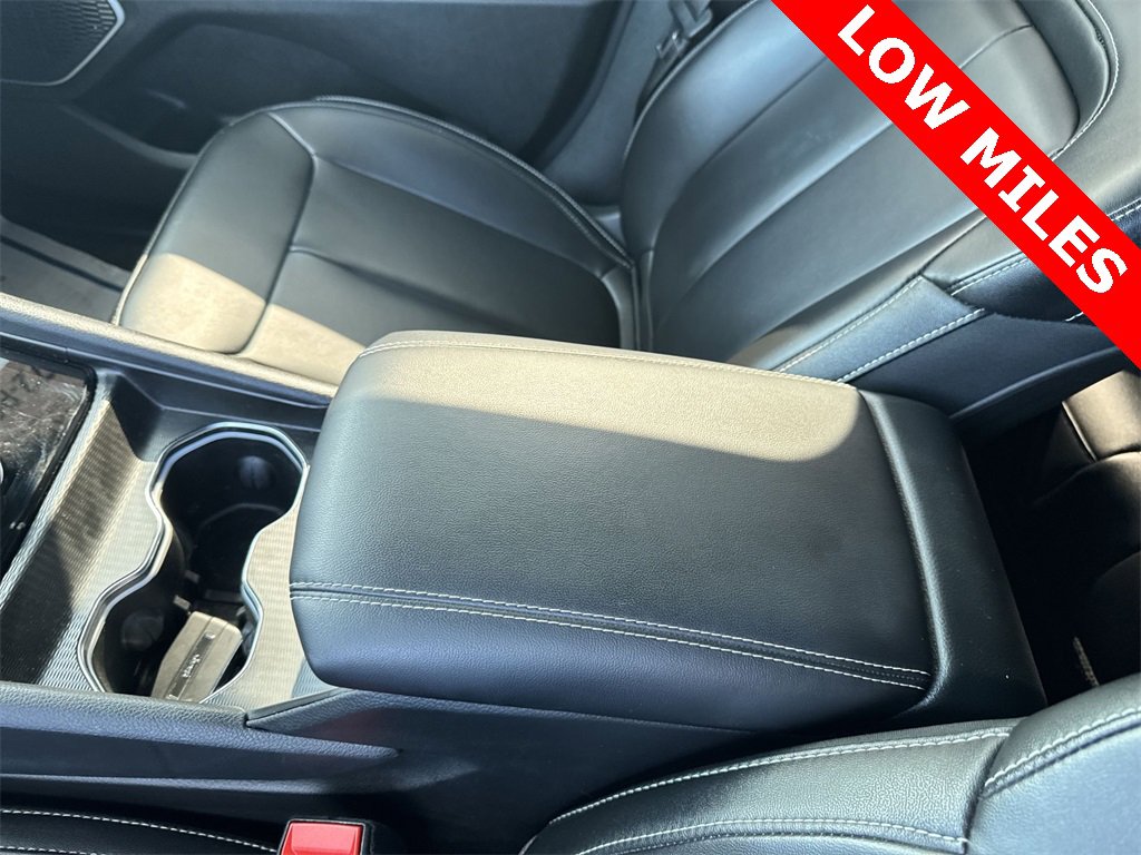 Used 2024 Jeep Grand Cherokee Limited w/ Black Appearance Package image 27