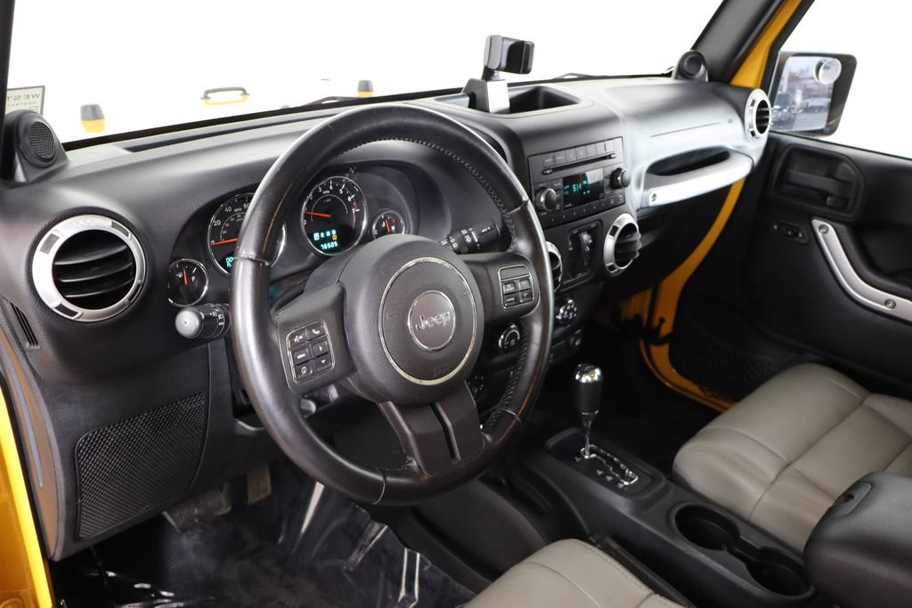 Used 2012 Jeep Wrangler Unlimited Sahara w/ Dual Top Group AWD/4WD image 17