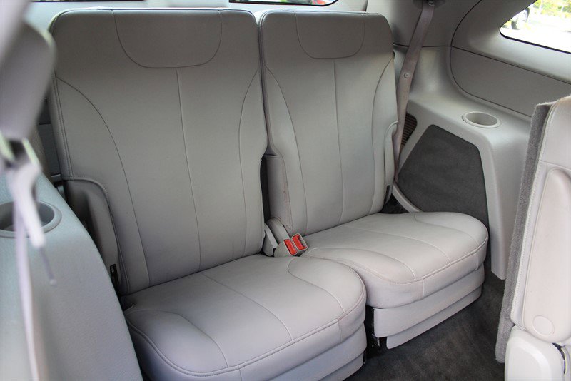 Used 2005 Chrysler Pacifica Touring image 25