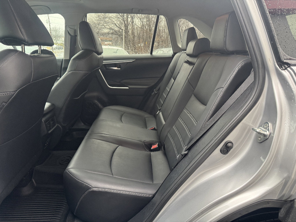 Used 2019 Toyota RAV4 XLE Premium w/ Cold Weather Package image 9
