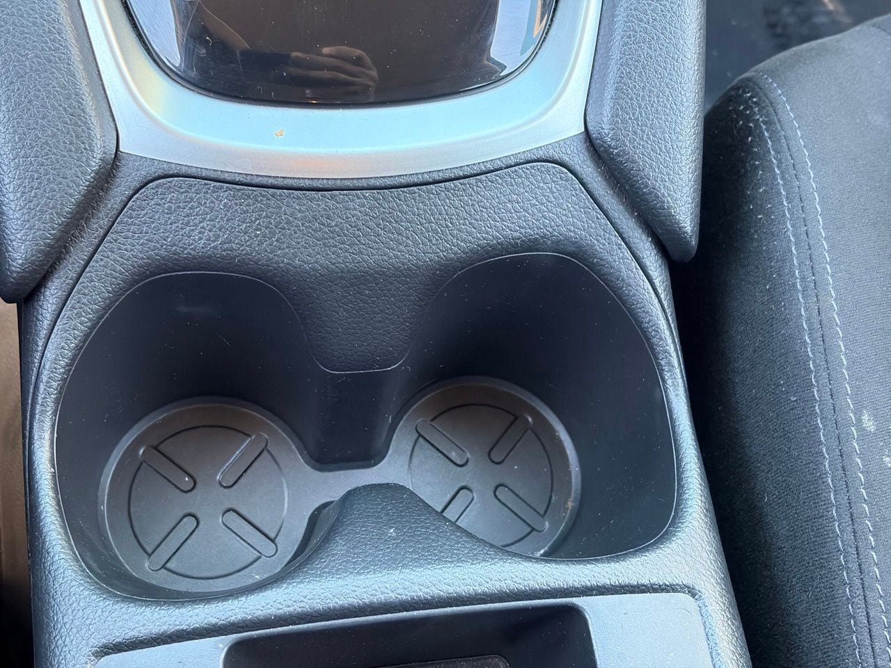 Used 2015 Nissan Rogue SV FWD image 25