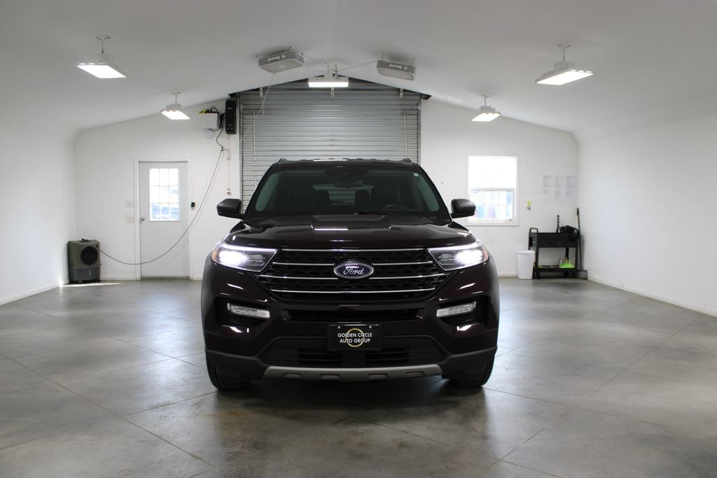 Used 2023 Ford Explorer XLT w/ Equipment Group 202A AWD/4WD image 3