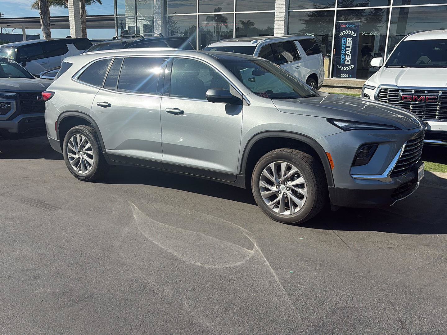 Used 2026 Buick Enclave Preferred FWD image 2