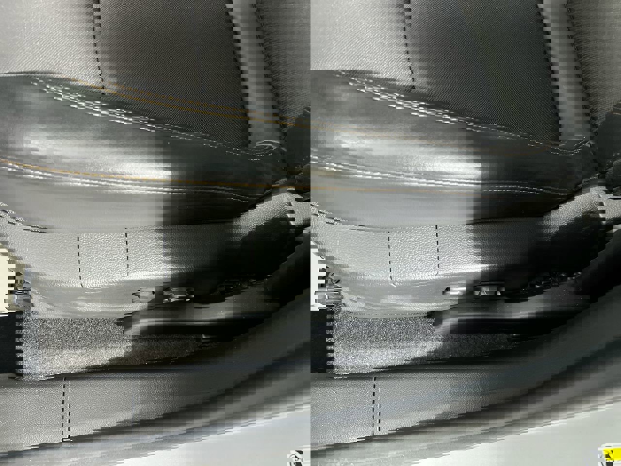 Used 2022 Chevrolet Trax LT w/ LT Convenience Package image 14