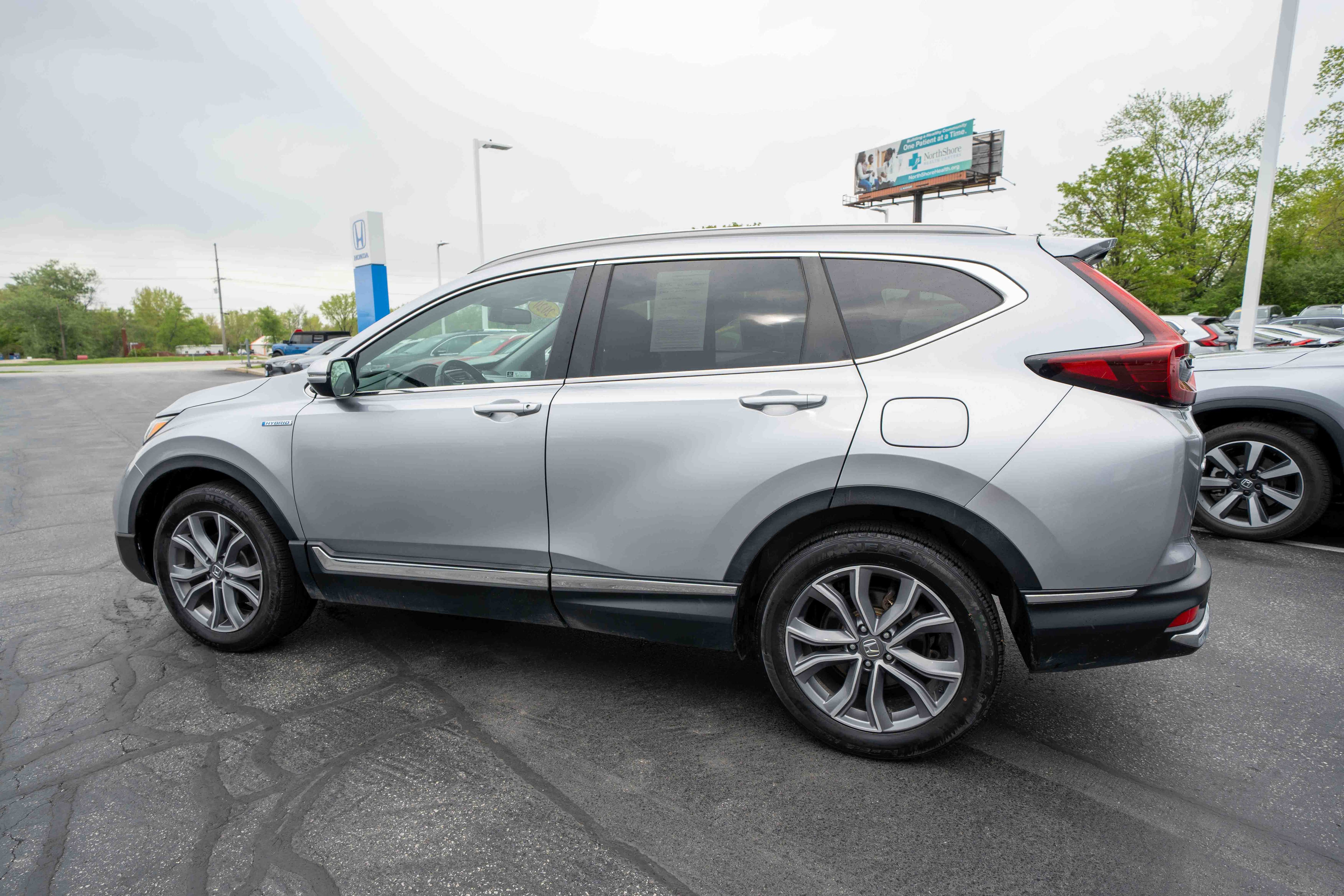 Used 2020 Honda CR-V Touring image 3