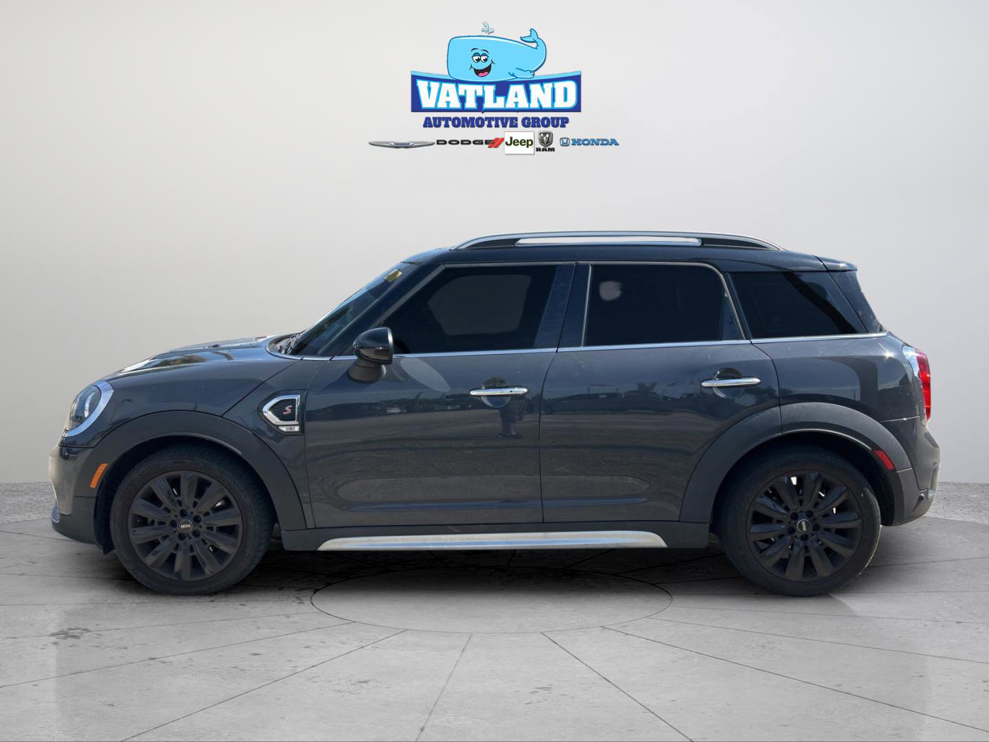 Used 2019 MINI Cooper Countryman S w/ Storage Package FWD image 2