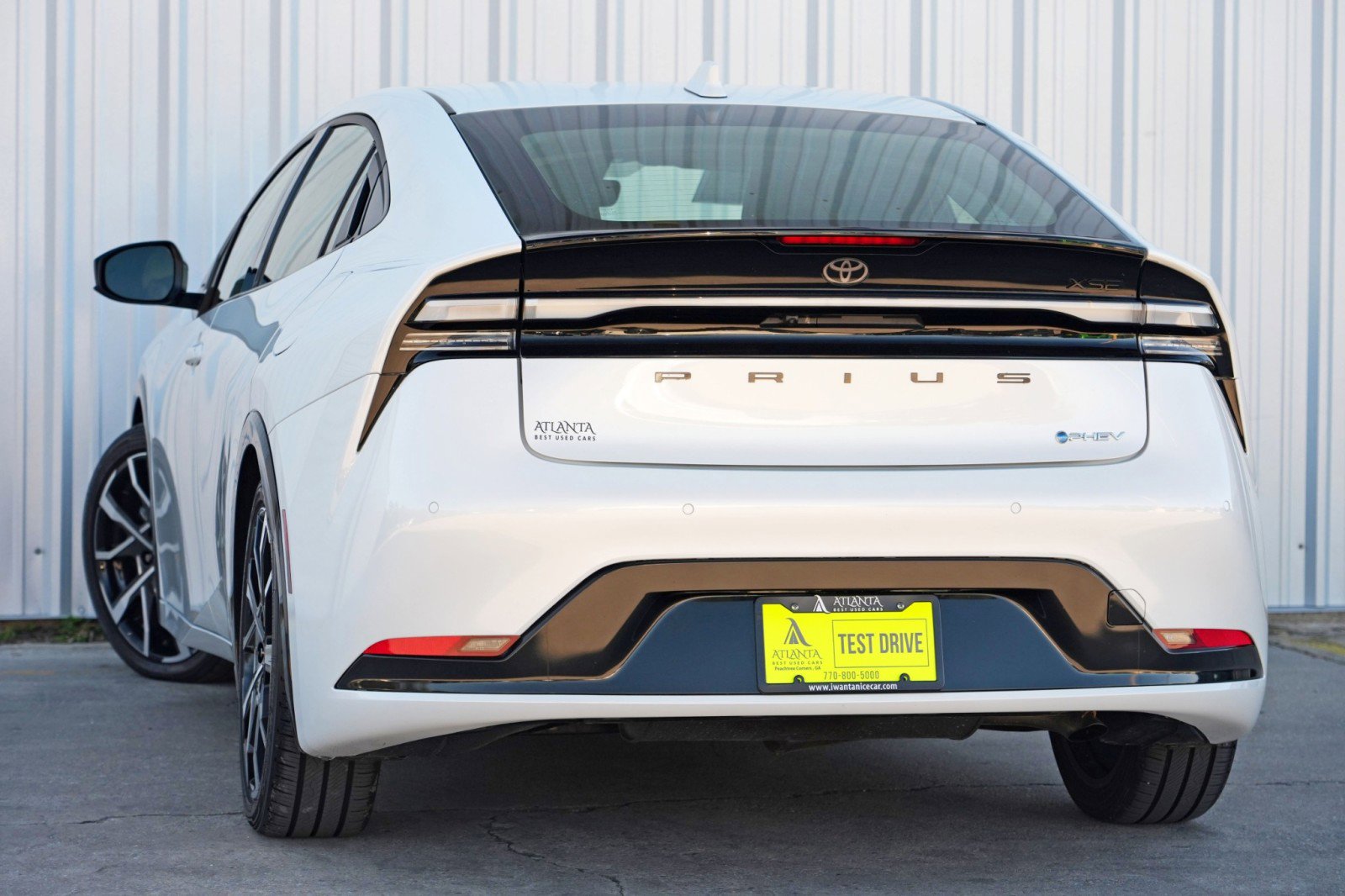Used 2025 Toyota Prius Plug-In Hybrid XSE FWD image 5
