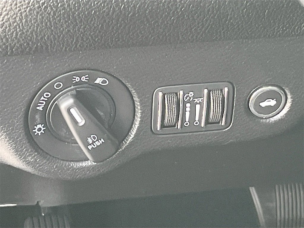 Used 2022 Dodge Challenger GT w/ Blacktop Package image 10