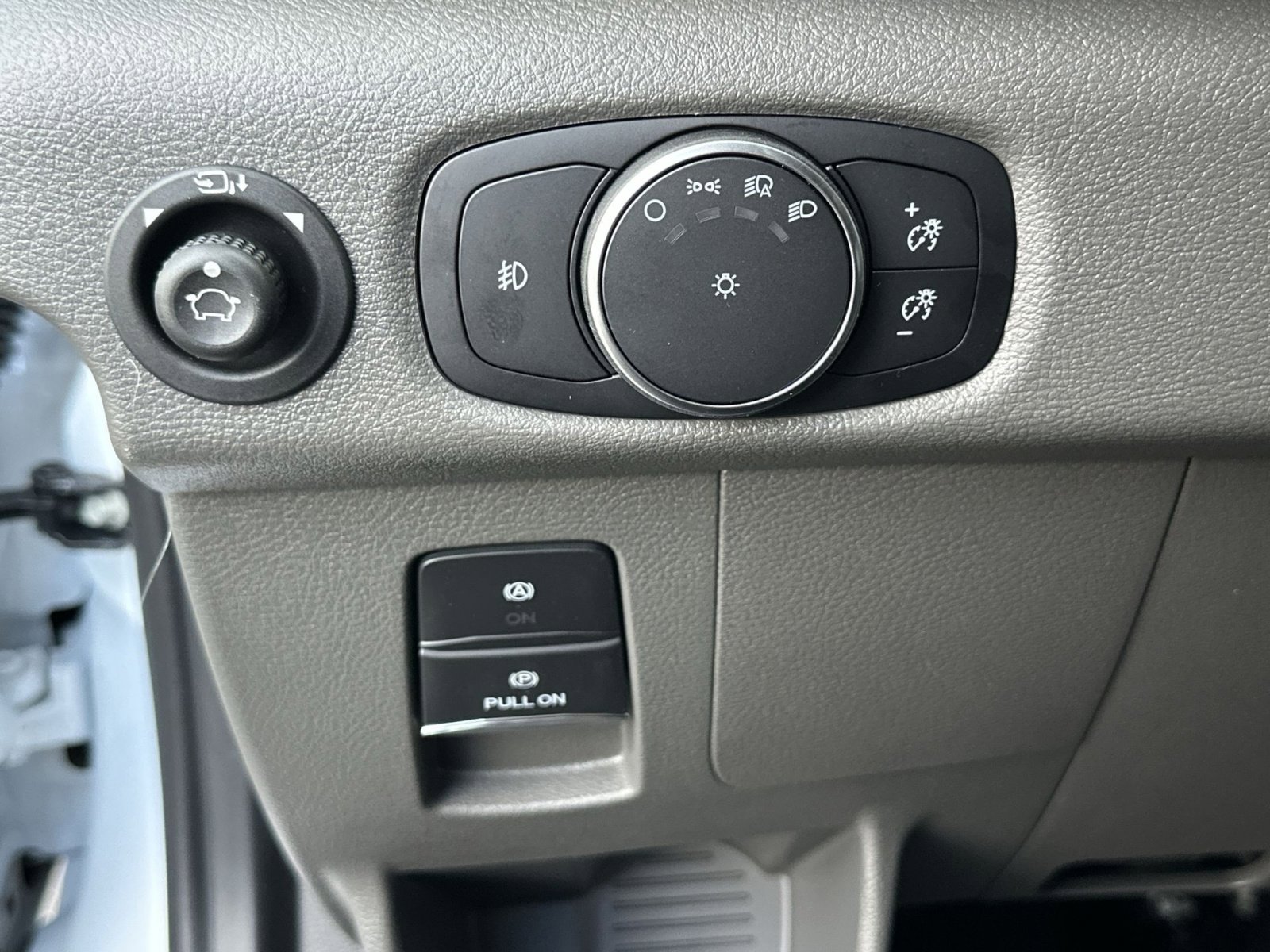 New 2026 Ford Transit 250 148 Medium Roof Extended AWD w/ Load Area Protection Package image 17