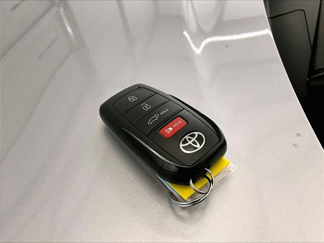 Used 2022 Toyota Corolla Cross XLE w/ Convenience Package AWD/4WD image 9