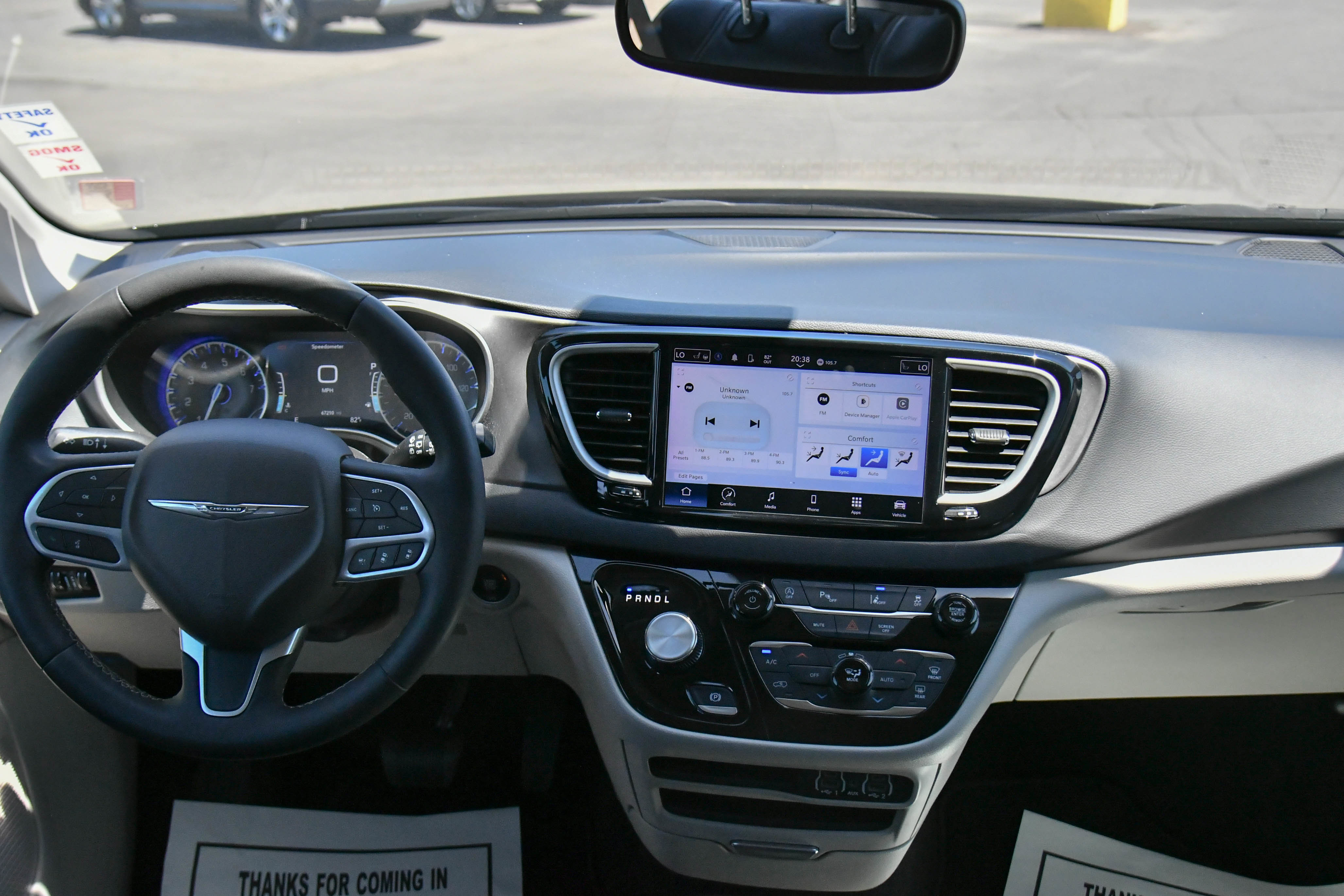 Used 2023 Chrysler Pacifica Touring-L FWD image 40