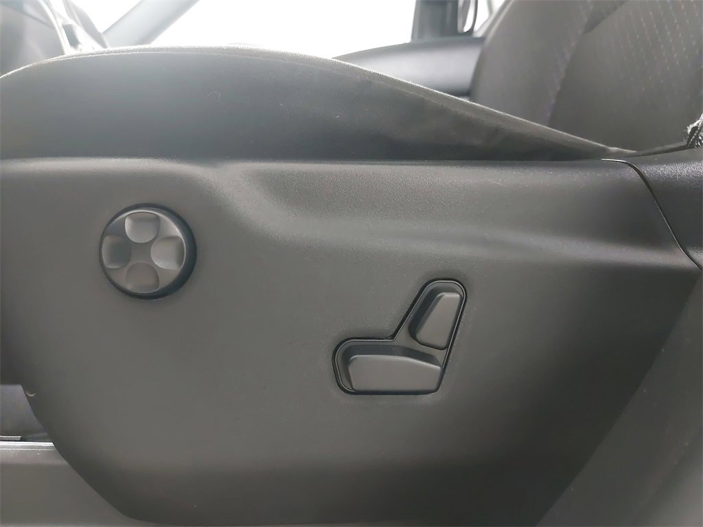 Used 2019 Jeep Grand Cherokee Laredo image 32