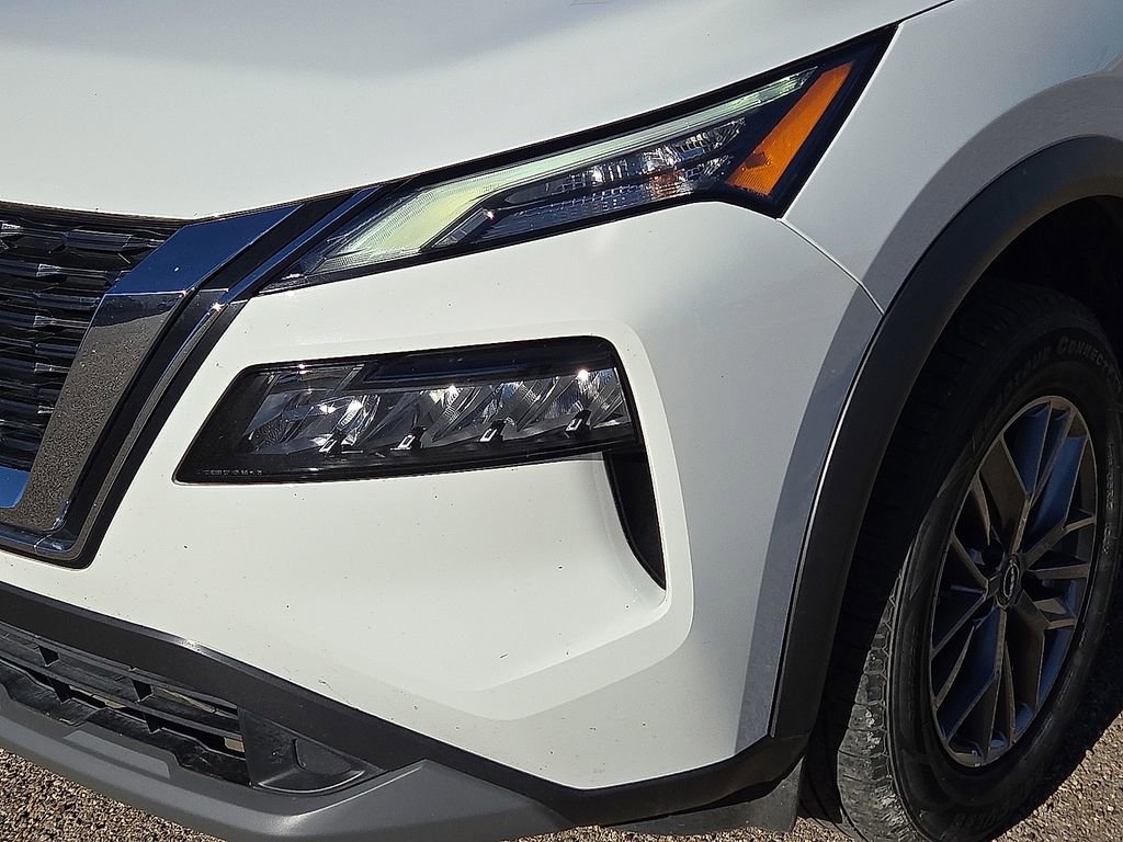 Used 2023 Nissan Rogue S image 9