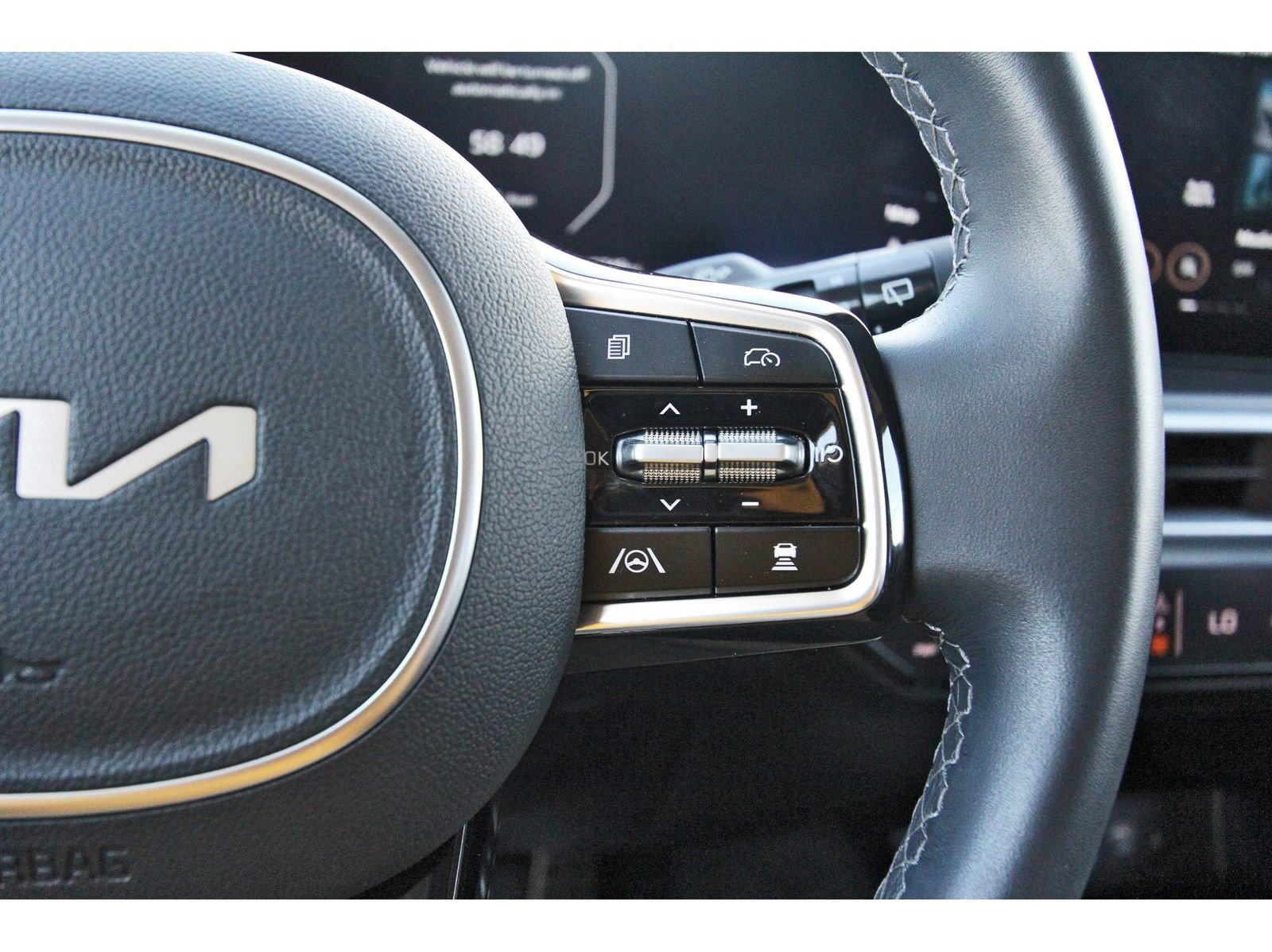 Used 2025 Kia Sorento SX image 25