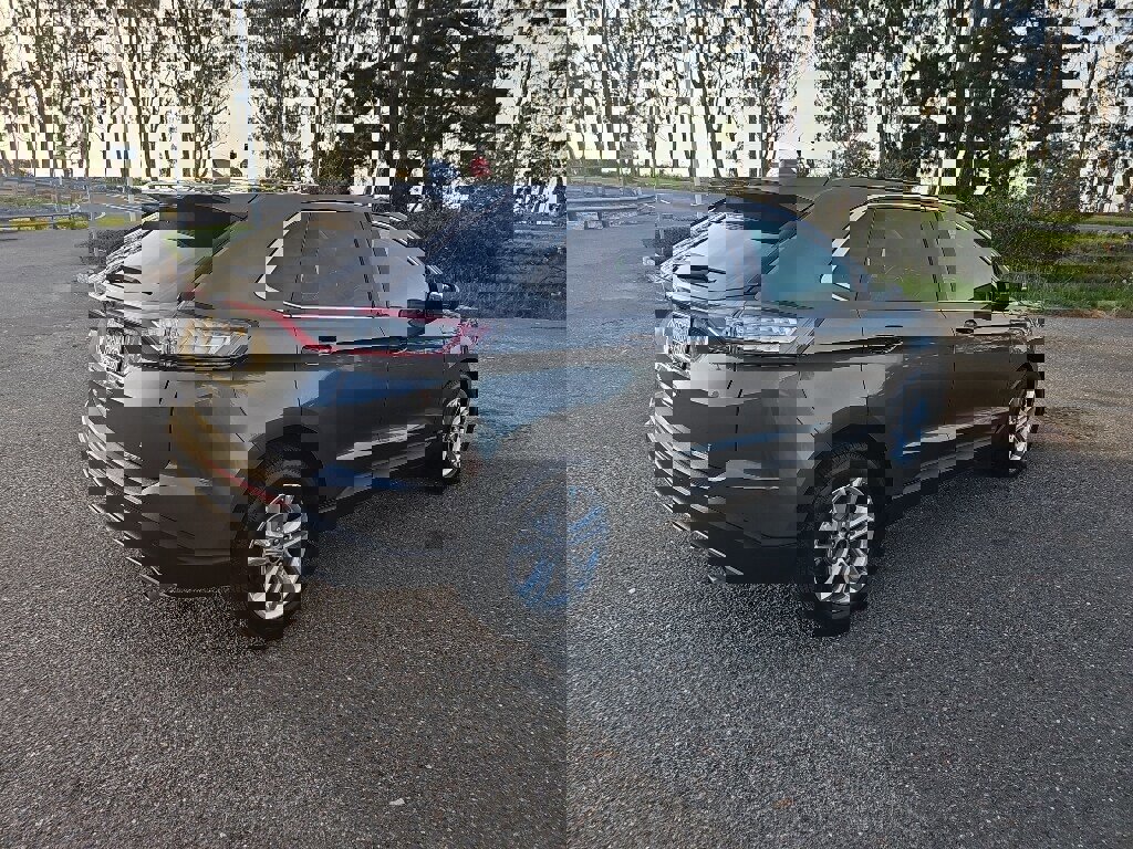 Used 2017 Ford Edge SEL w/ Equipment Group 201A image 6