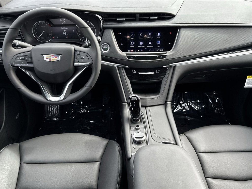 New 2025 Cadillac XT6 Luxury image 5