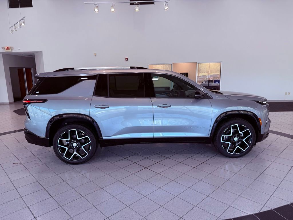 Used 2025 Chevrolet Traverse High Country image 18