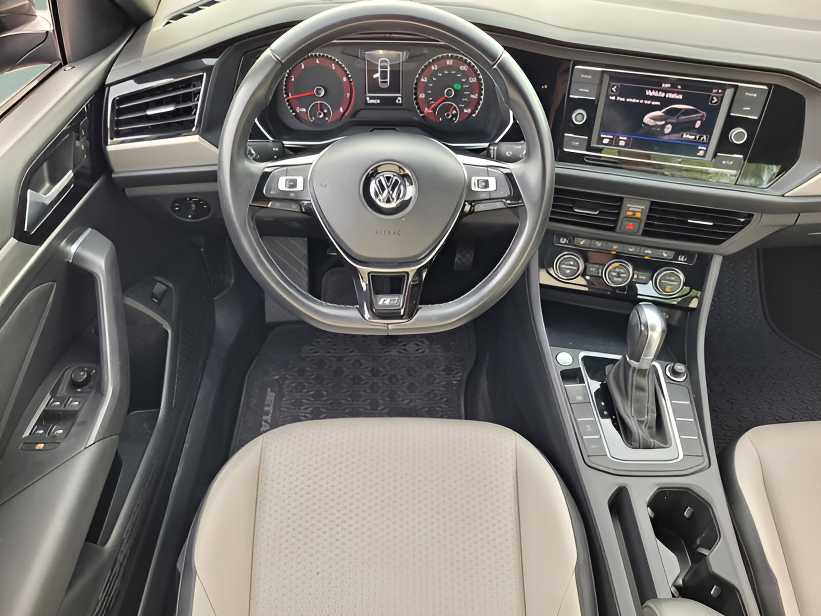 Used 2019 Volkswagen Jetta R-Line image 14