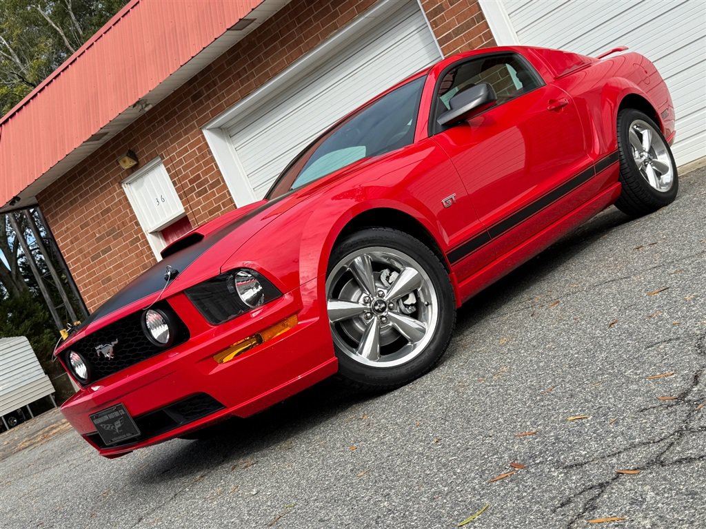 Used 2007 Ford Mustang GT RWD image 3