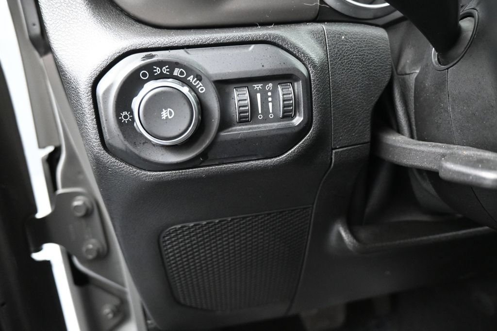Used 2021 Jeep Wrangler Unlimited Sport AWD/4WD image 12