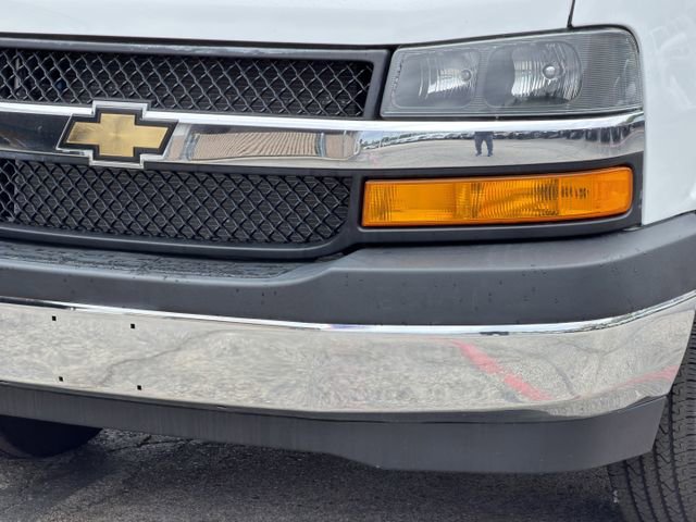 Used 2024 Chevrolet Express 2500 w/ Driver Convenience Package RWD image 7