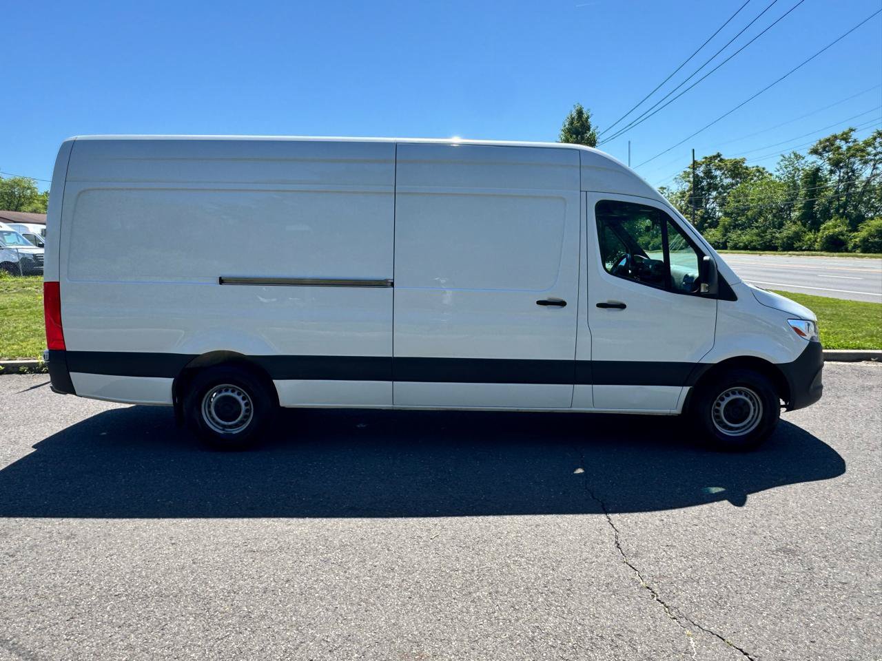 Used 2021 Mercedes-Benz Sprinter 2500 image 4