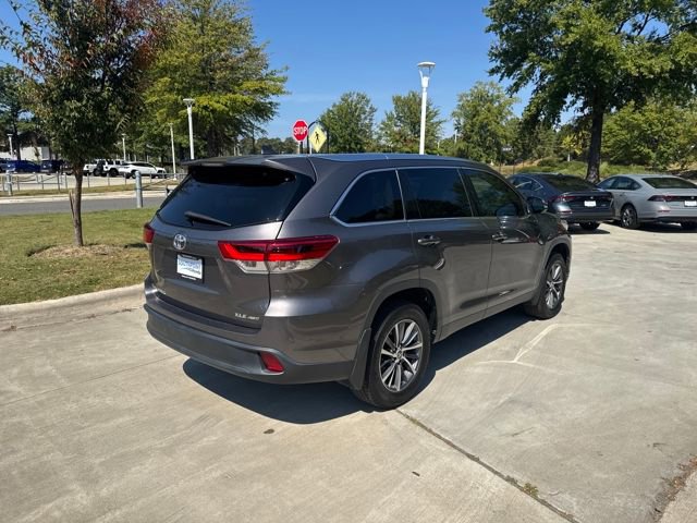 Used 2019 Toyota Highlander XLE image 9