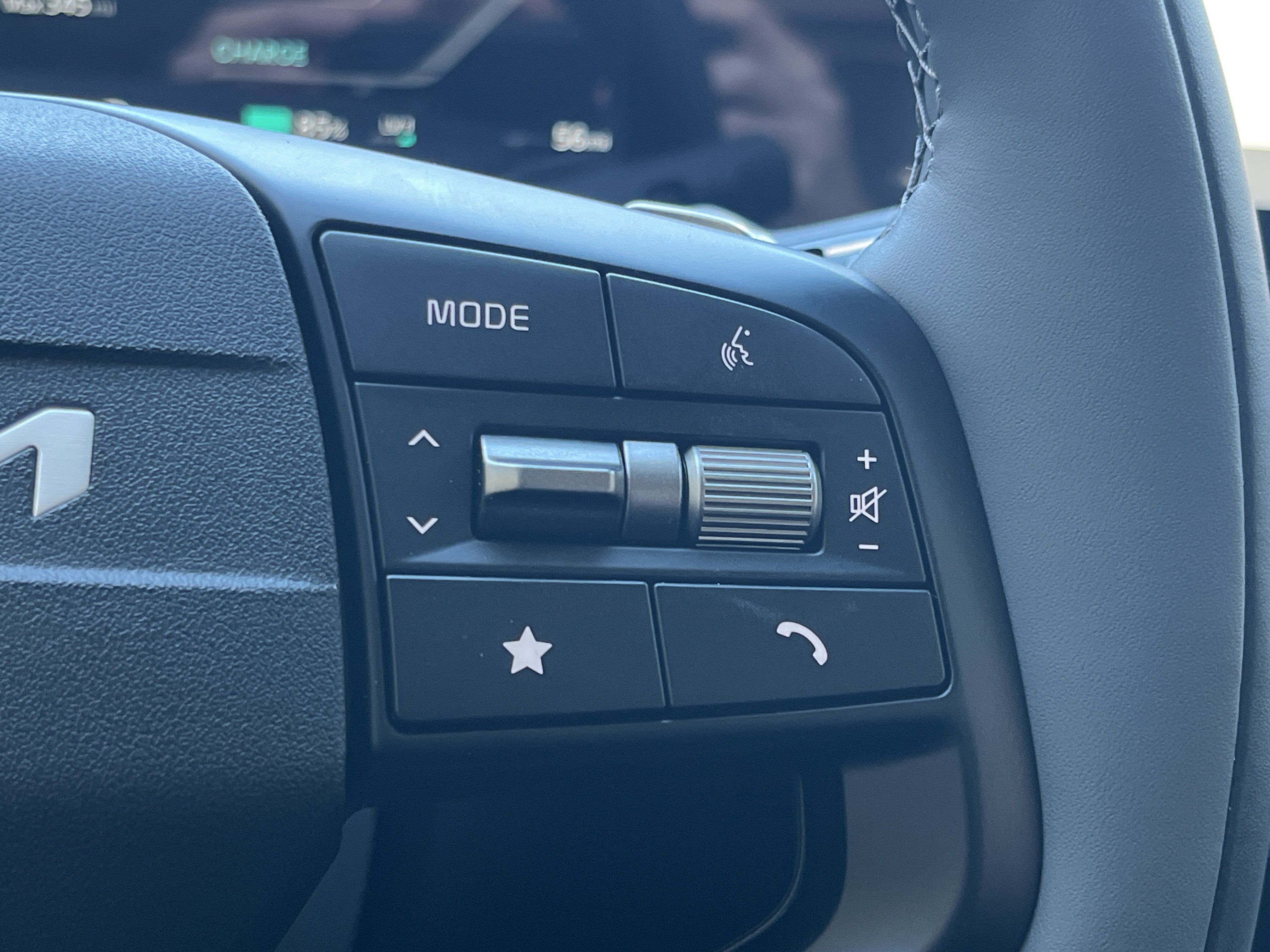 New 2025 Kia EV6 Light w/ Light LR Technology Package image 13