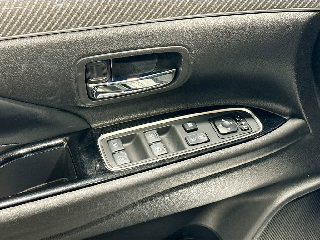 Used 2022 Mitsubishi Outlander LE AWD/4WD image 14