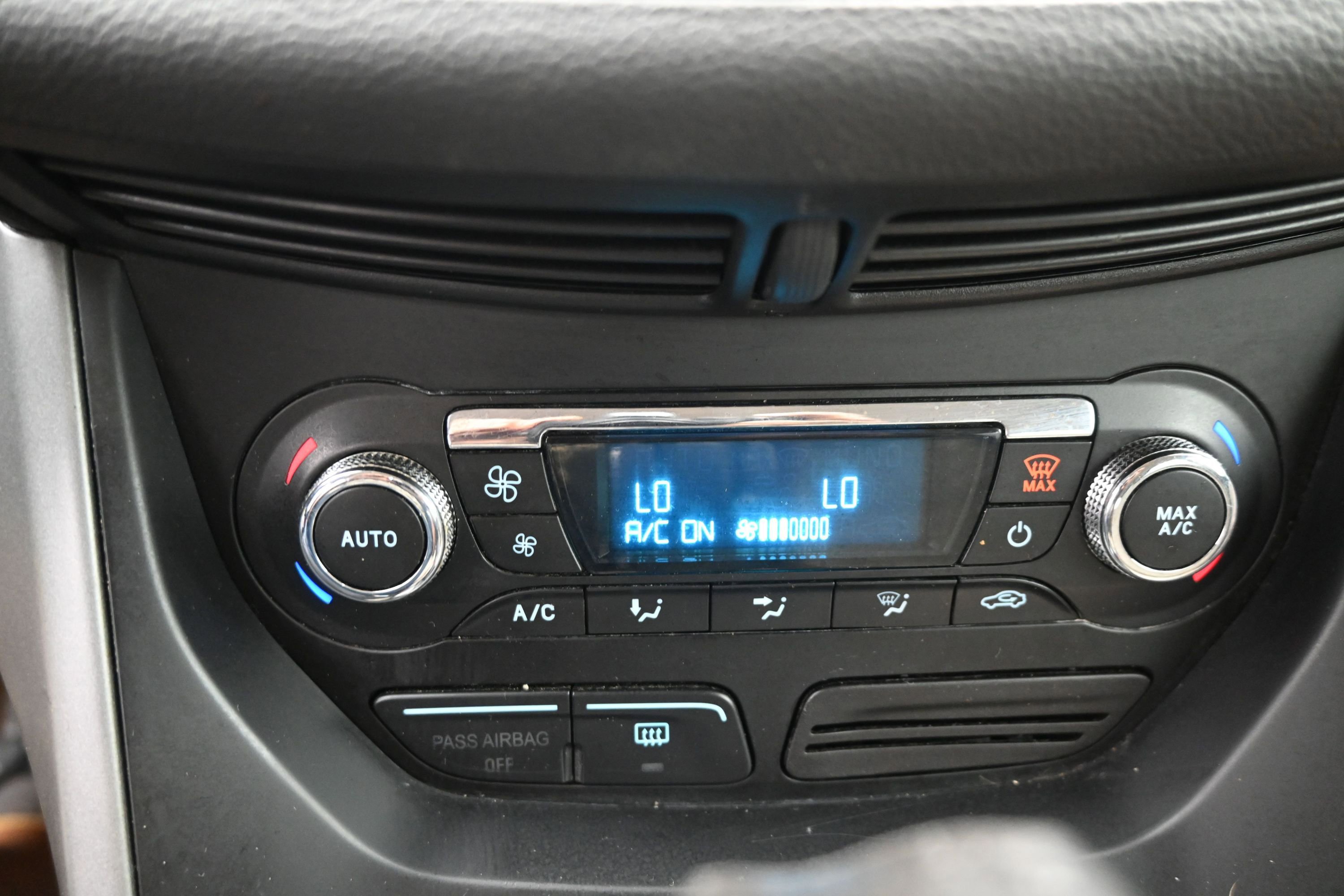 Used 2014 Ford Escape SE w/ Equipment Group 201A FWD image 17