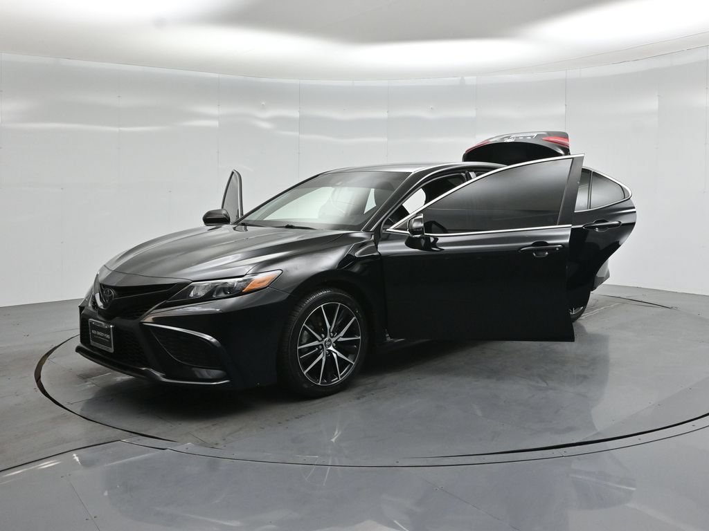 Used 2022 Toyota Camry SE FWD image 28