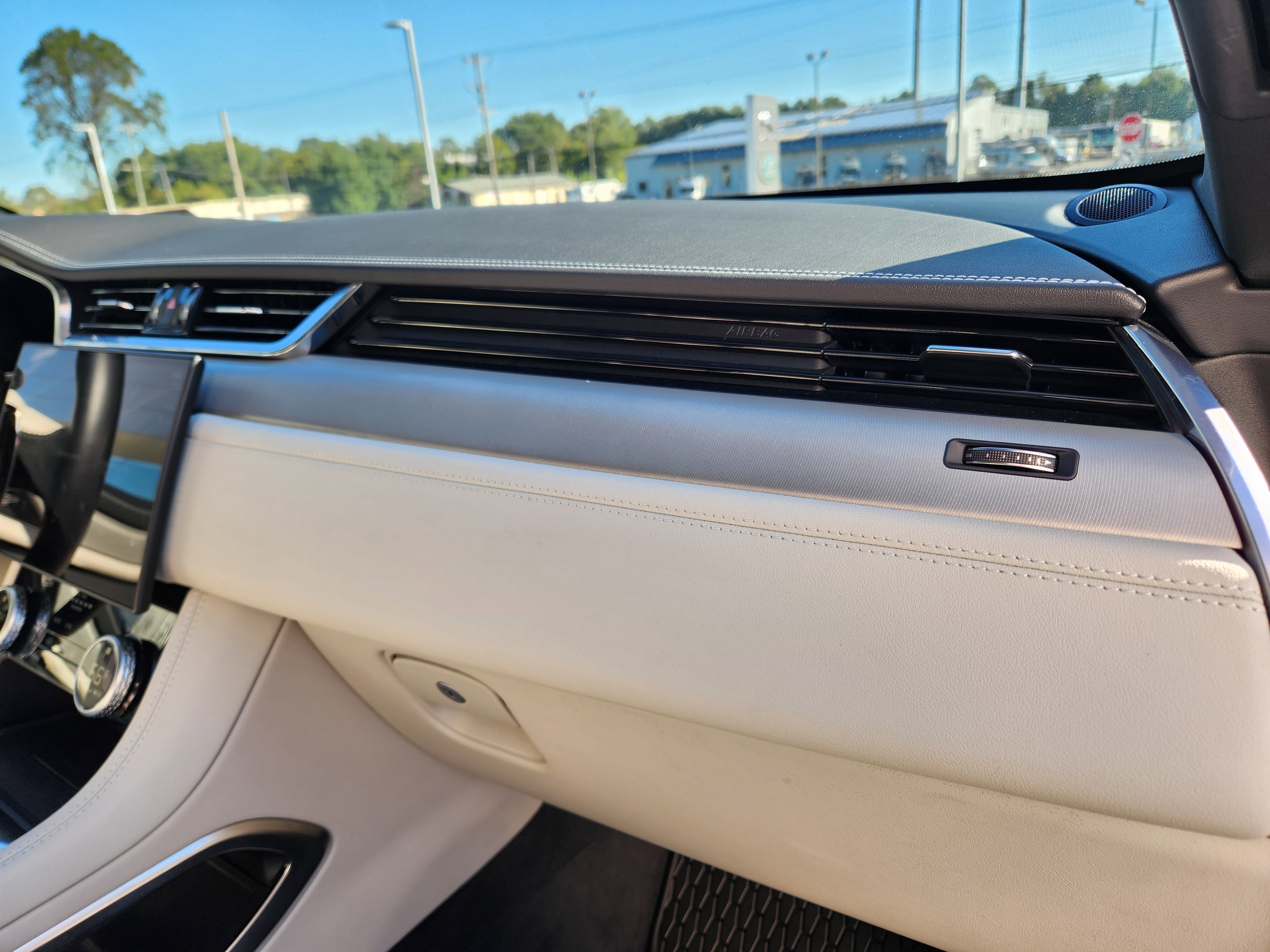 Certified 2025 Jaguar F-PACE R-Dynamic S image 17