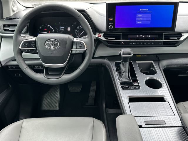 Used 2025 Toyota Sienna XLE w/ XLE Plus Package image 7