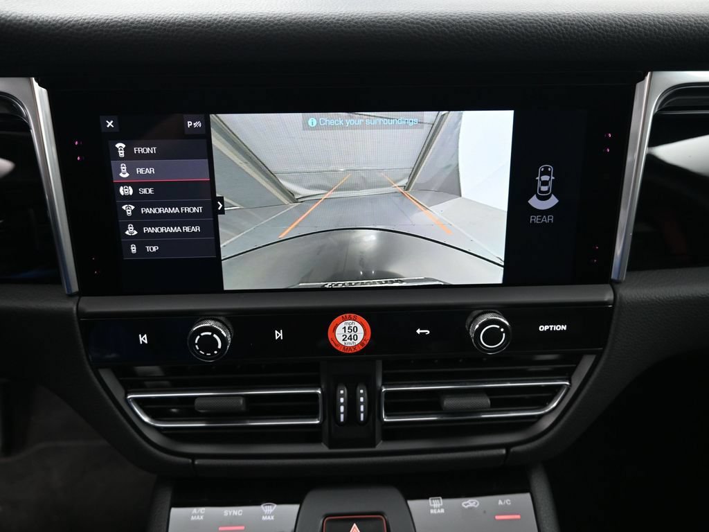 Certified 2025 Porsche Macan AWD/4WD image 21