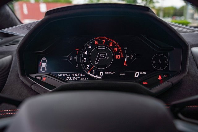 Used 2023 Lamborghini Huracan Sterrato image 30