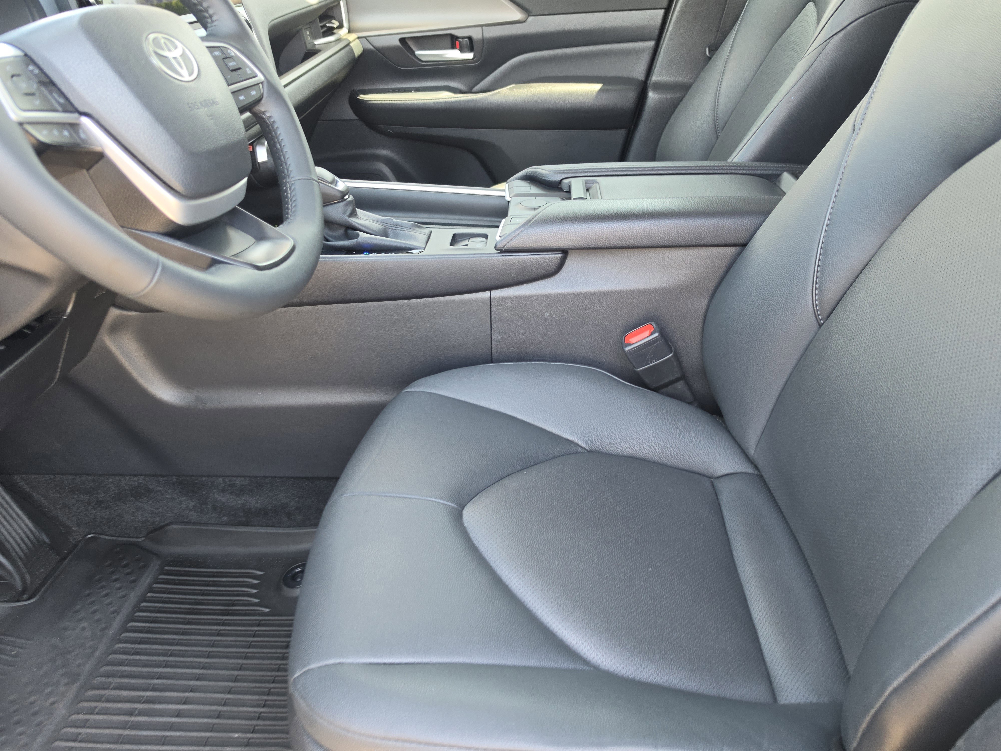 Certified 2024 Toyota Grand Highlander FWD image 9