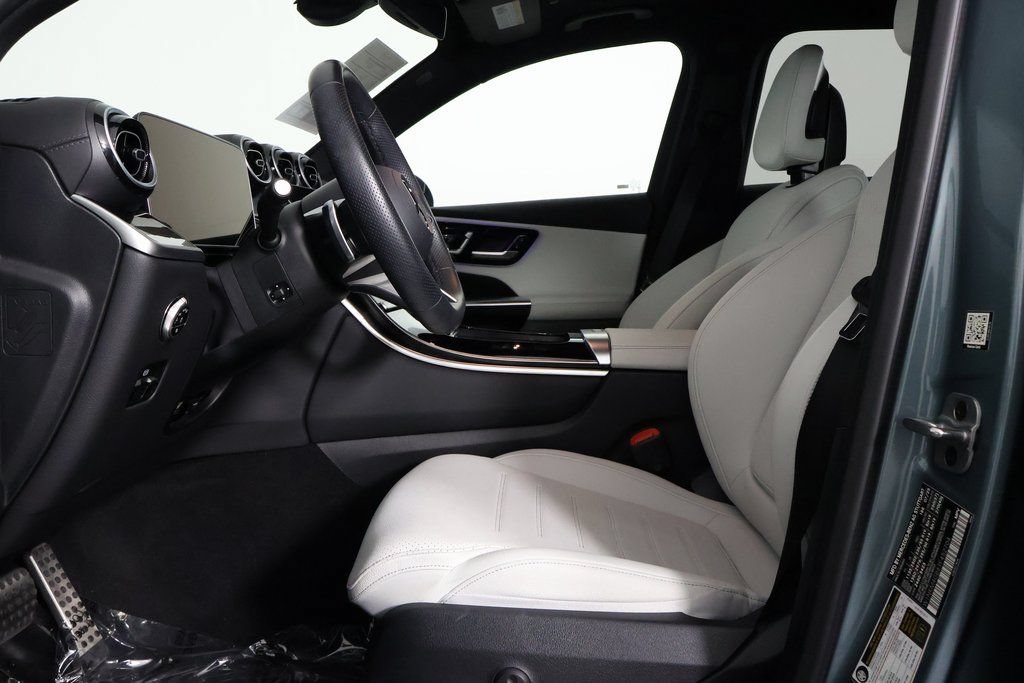Used 2026 Mercedes-Benz GLC 300 image 10