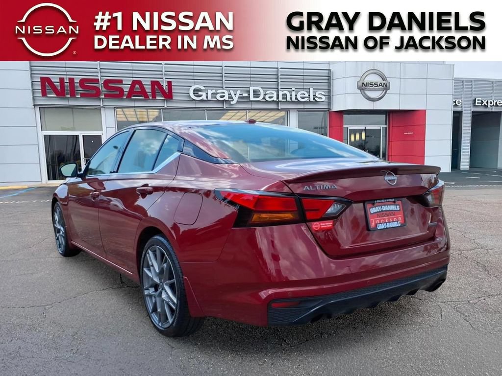 Certified 2024 Nissan Altima 2.0 SR FWD image 6