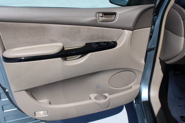 Used 2005 Toyota Sienna LE w/ LE Pkg 4 FWD image 9