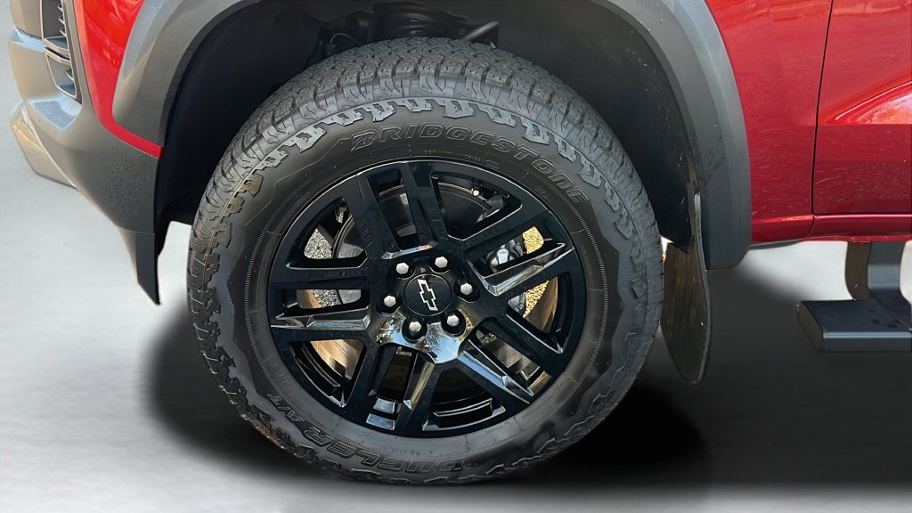 Used 2025 Chevrolet Colorado Trail Boss AWD/4WD image 26