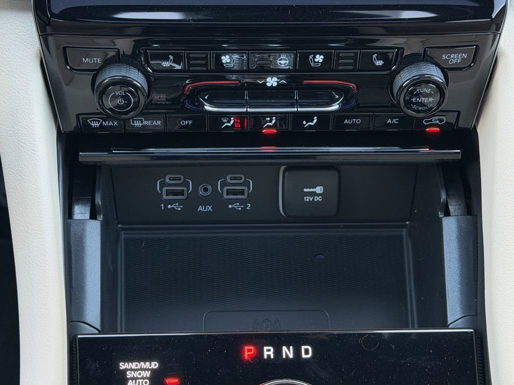 New 2025 Jeep Grand Cherokee Limited w/ Luxury Tech Group II image 16