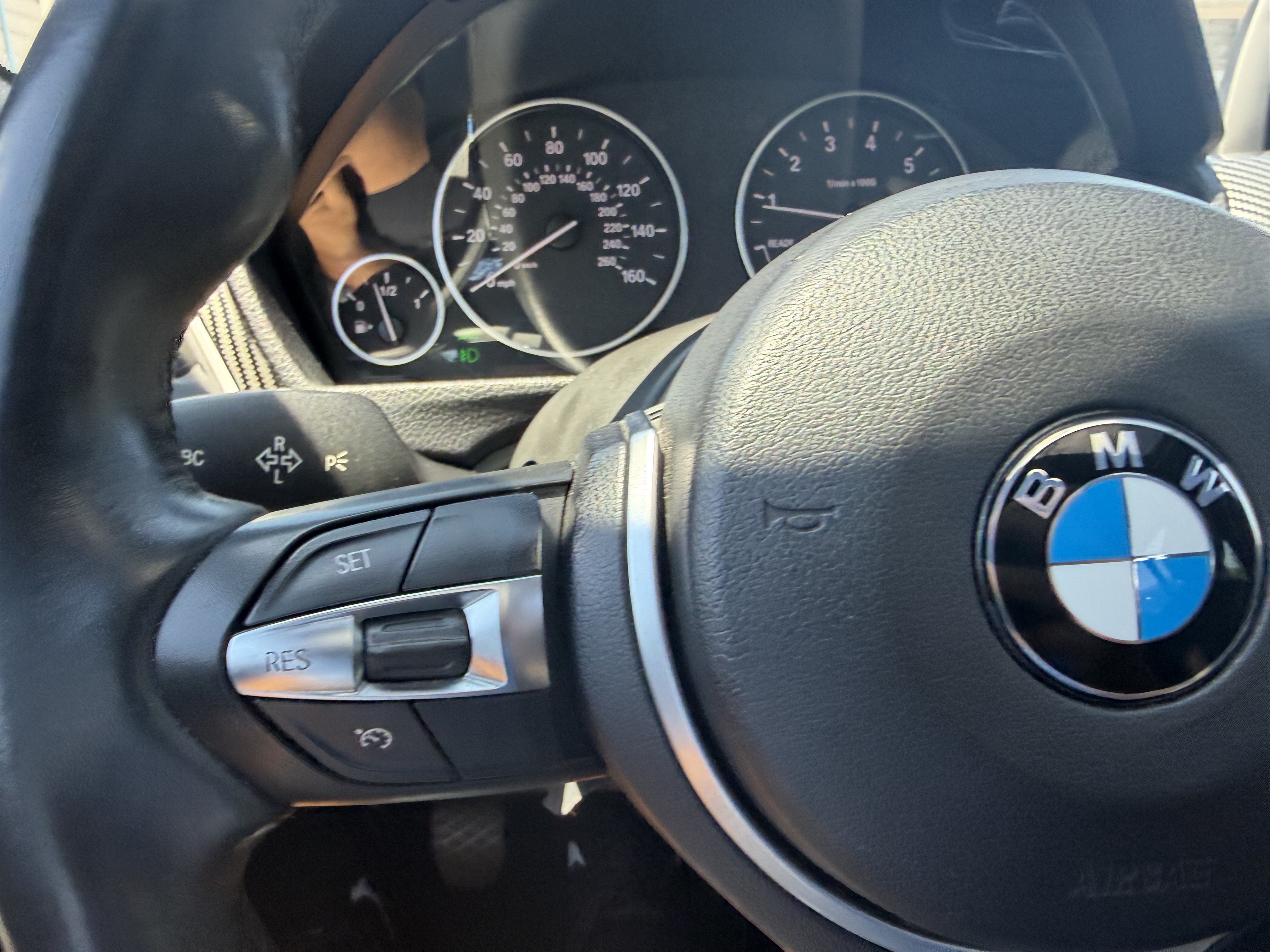 Used 2014 BMW 320i Sedan RWD image 21